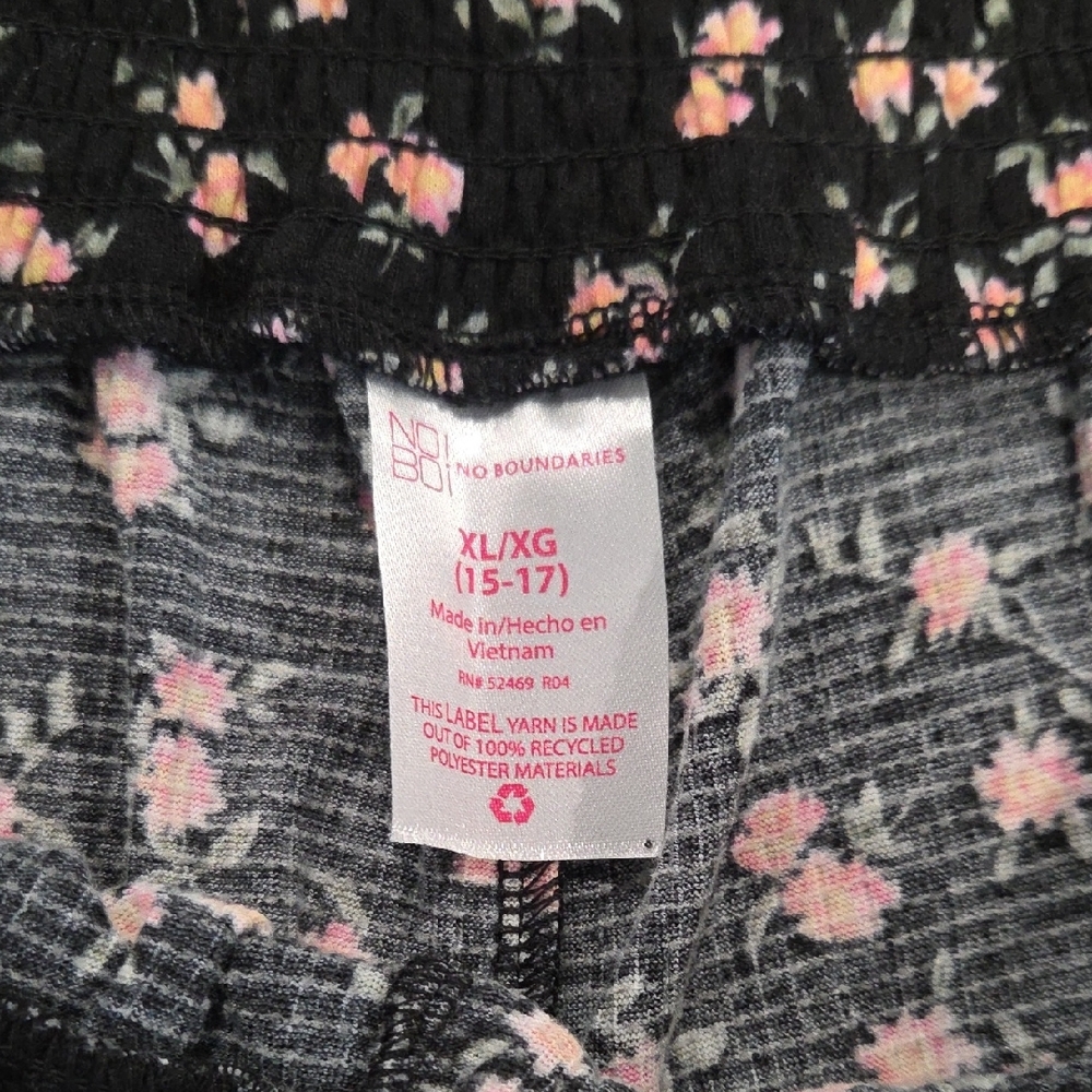 No Boundaries Black Shorts with Pink Floral Design Elastic Waistband Size XXL - Picture 3 of 4